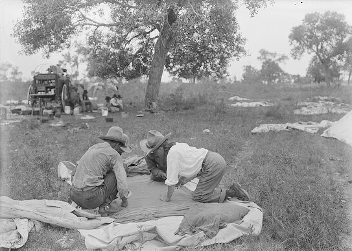 4 Cowboys Shooting Craps in 1908