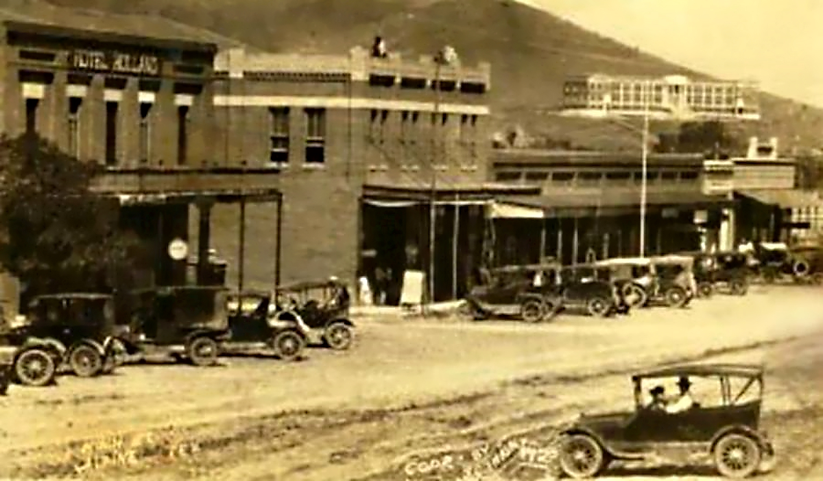 Holland Ave in Alpine in 1923