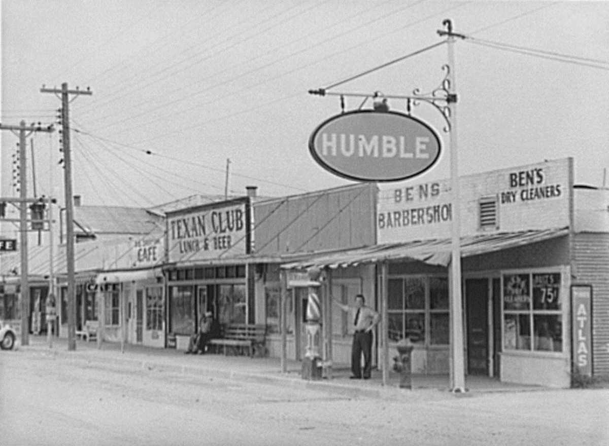 Ben's Barber Shop & Dry Cleaners in 1939