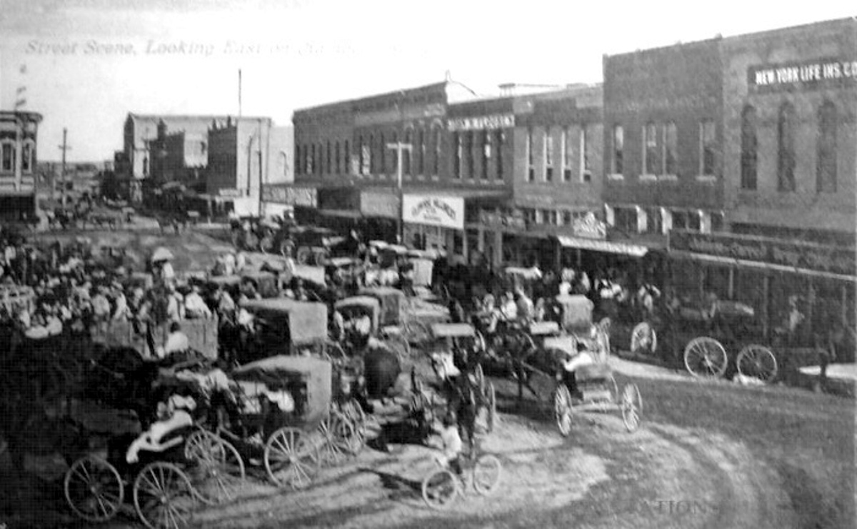 Chambers Street in Cleburne in 1800s