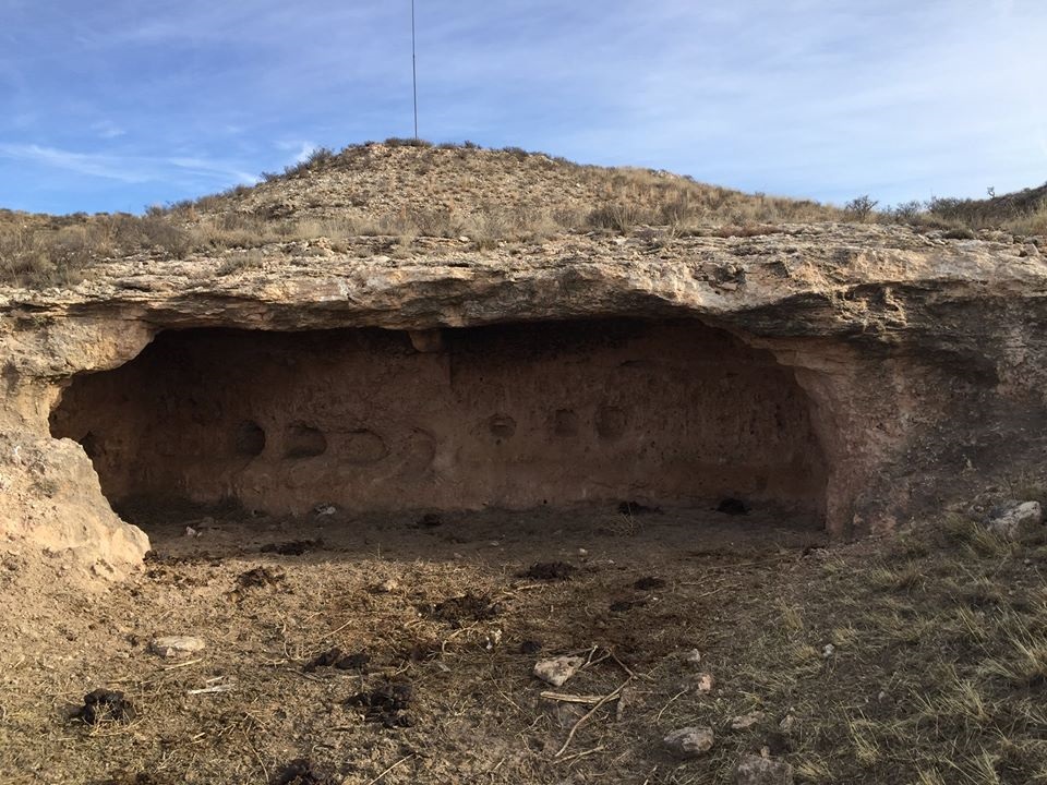Dean Post Office in Texas was actually a cave.