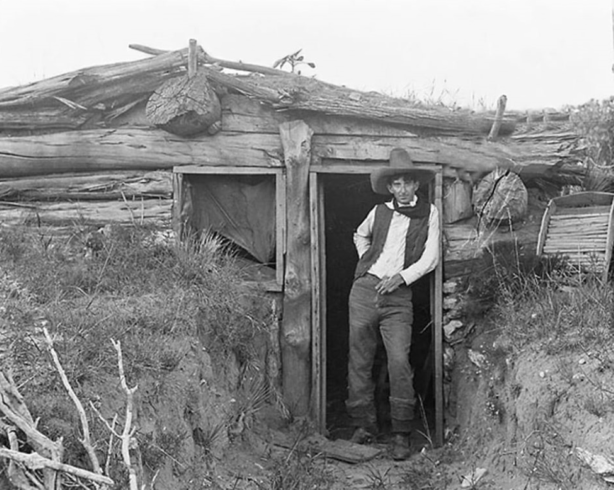 Dugout House on LS Ranch in 1907