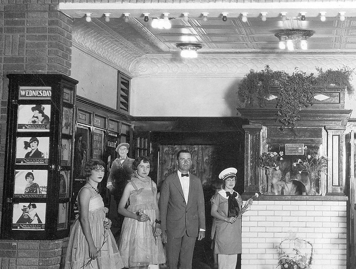 Entrance to Palace Theatre in Snyder Texas in 1930