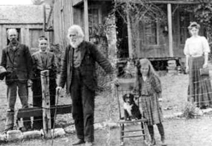 Ezra Alpheas Chipman in Bandera in 1907