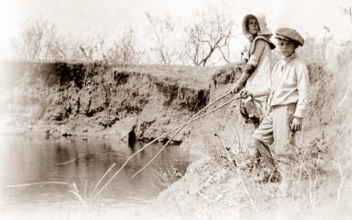 Fishing Bottomless Hole Near Fluvanna Texas