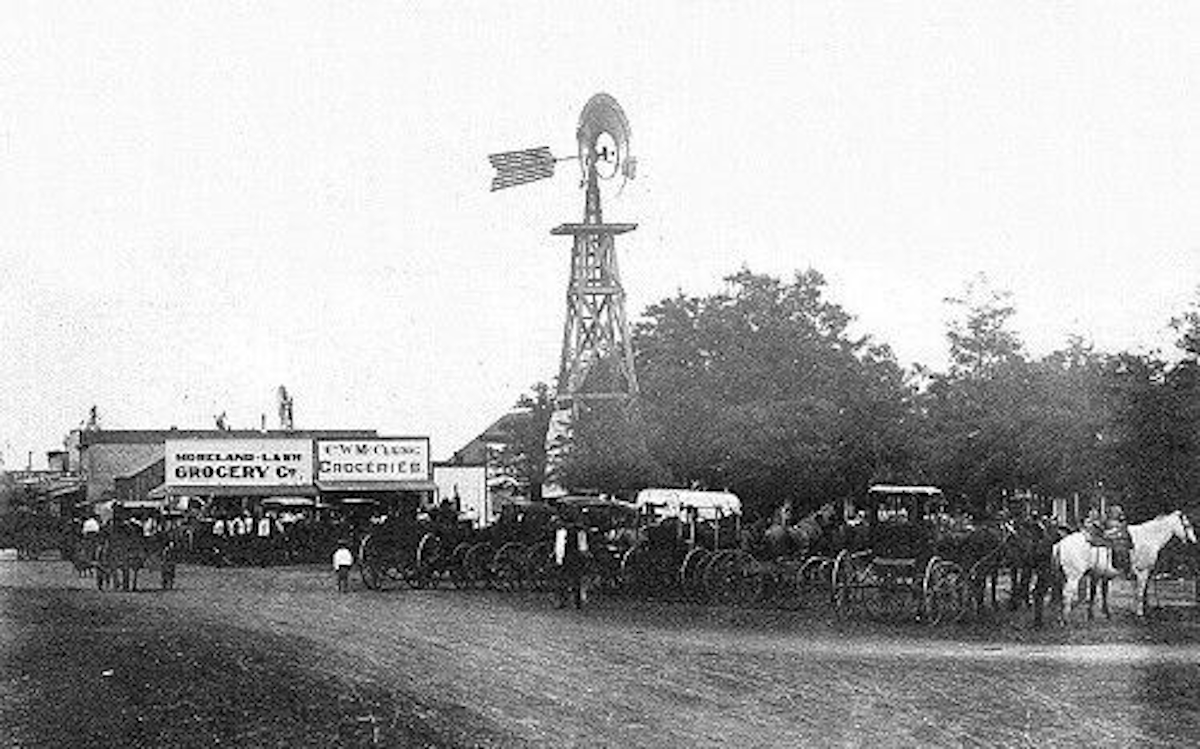 Grocery Stores in Plainview in late 1800s