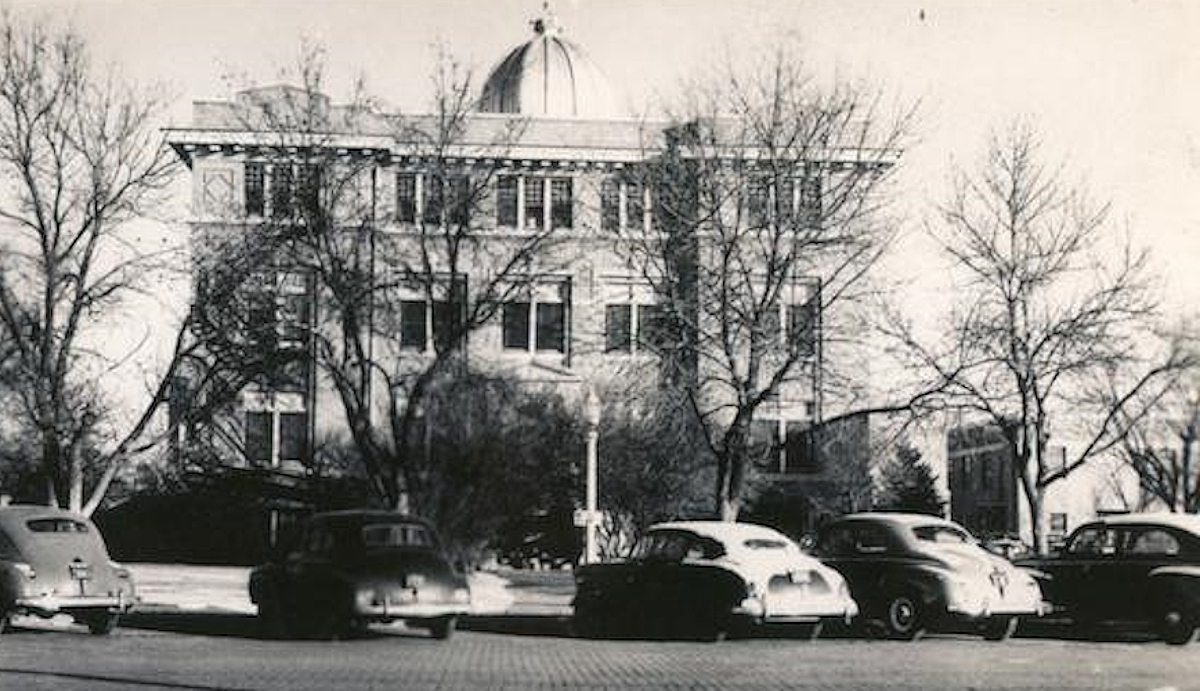 Hale County Courthouse in 1949