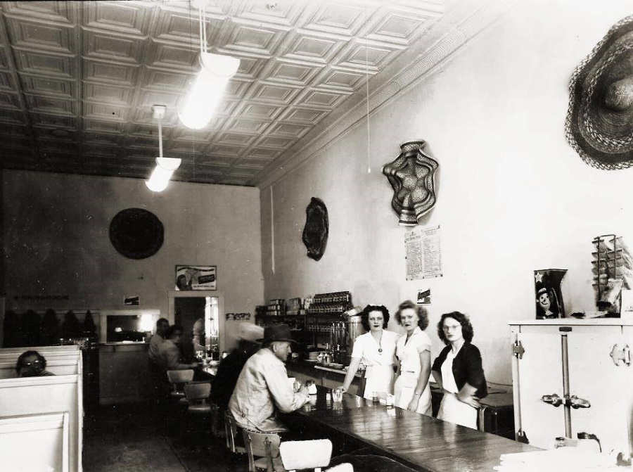 Hub Cafe Levelland Texzs in 1946