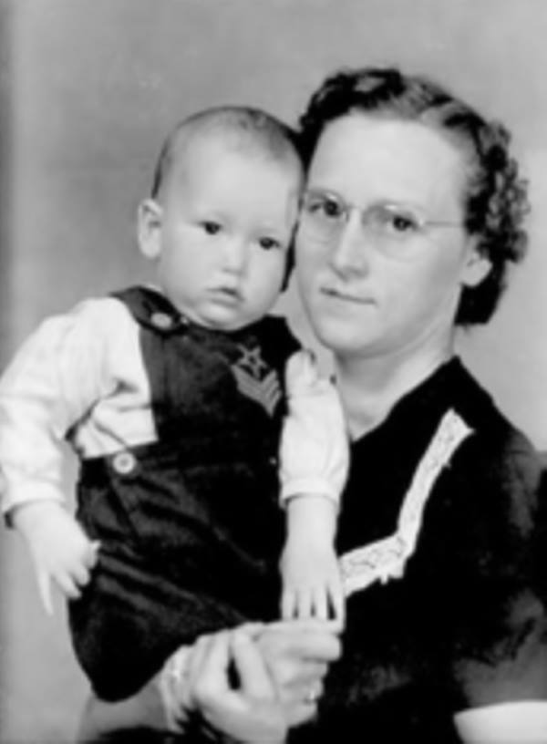 James and Pauline James Gandy in Littlefield in 1944