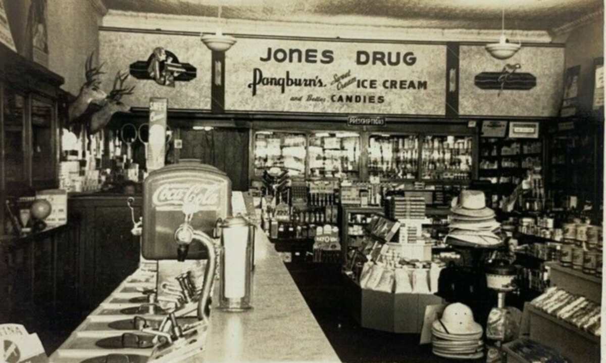 Jones Drug in Knox City in 1930s
