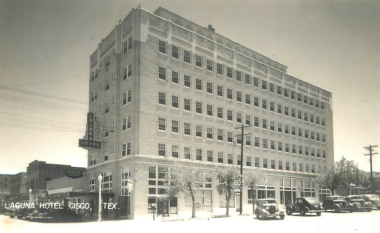 Laguna Hotel in Cisco Texas in 1940s