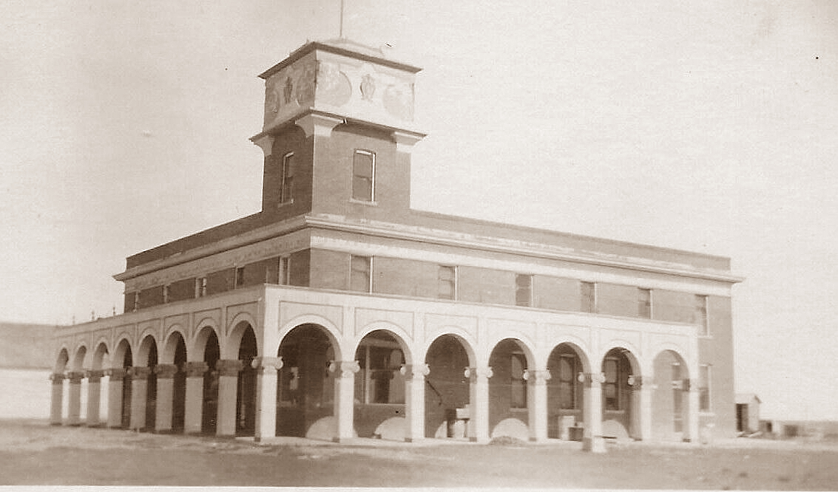 Oldham Hotel in Vega in 1910