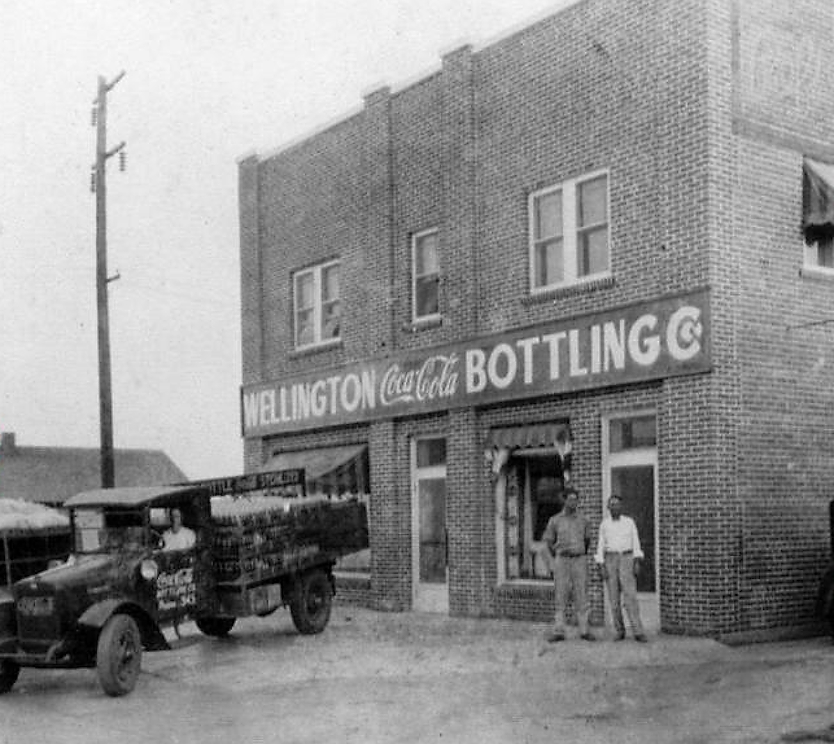 Wellington Bottling Company in 1930