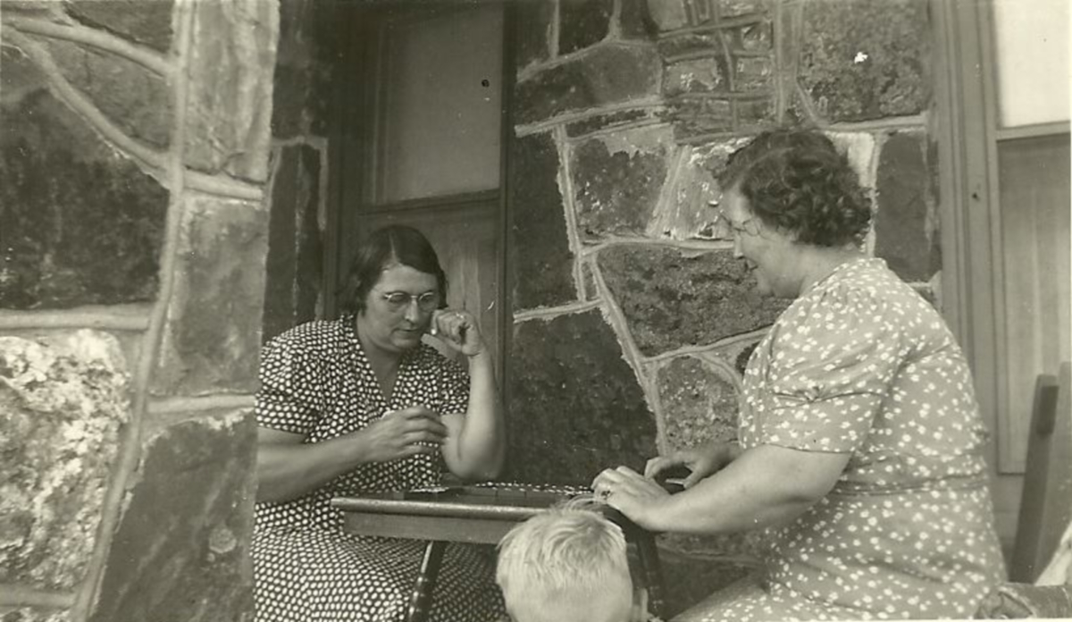 Willie May Marr and Tressie Faye Williams