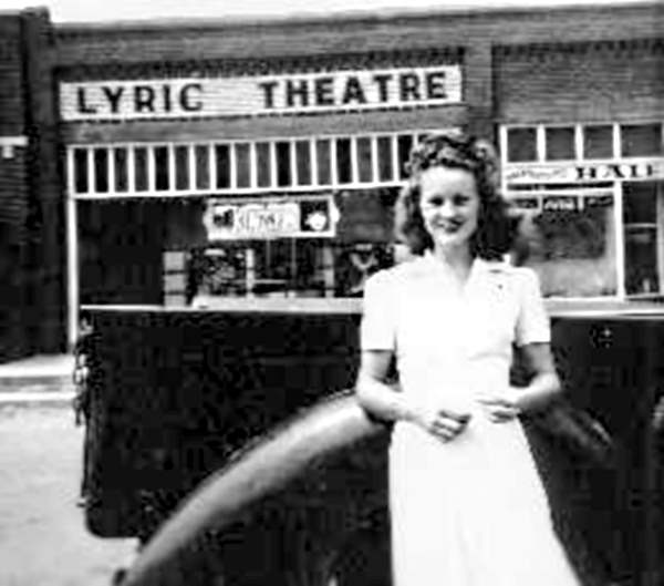 Woman in Downtown Spearman in 1942