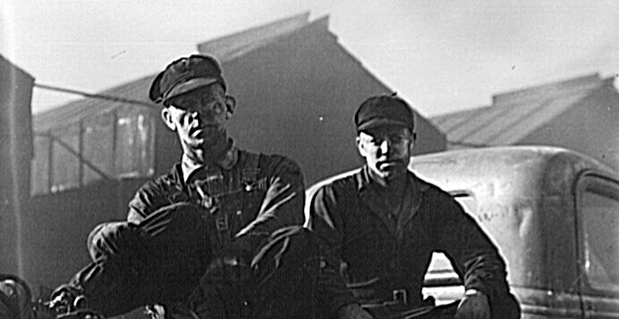 Workers at Carbon Black Plant Sunray 1942