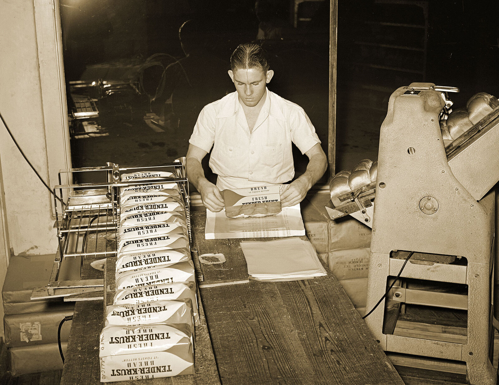 Wrapping Bread in San Angelo in 1939